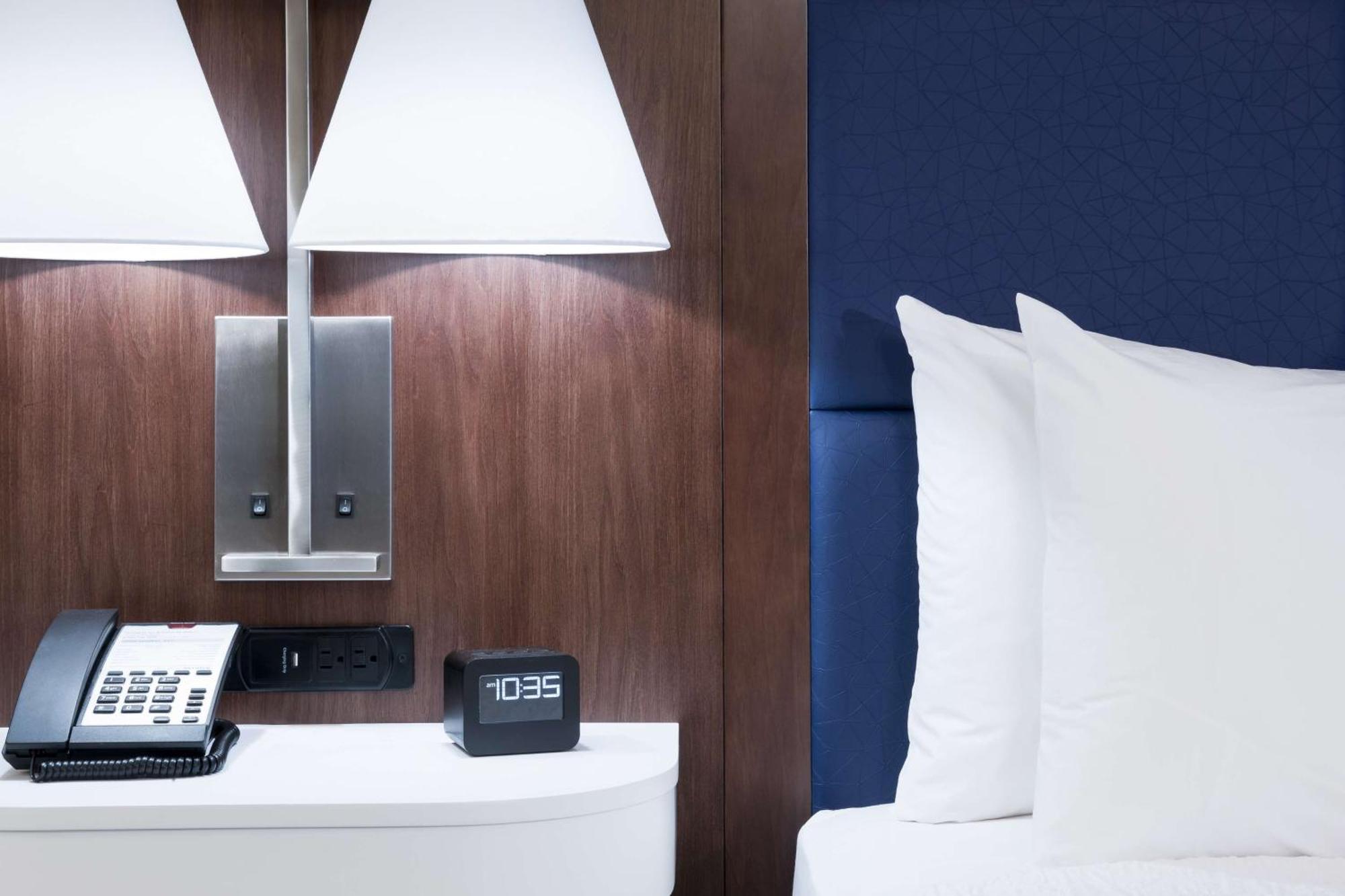 Hampton Inn & Suites Phoenix Downtown Экстерьер фото